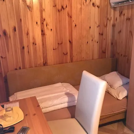Cuki Lak Bed & Breakfast